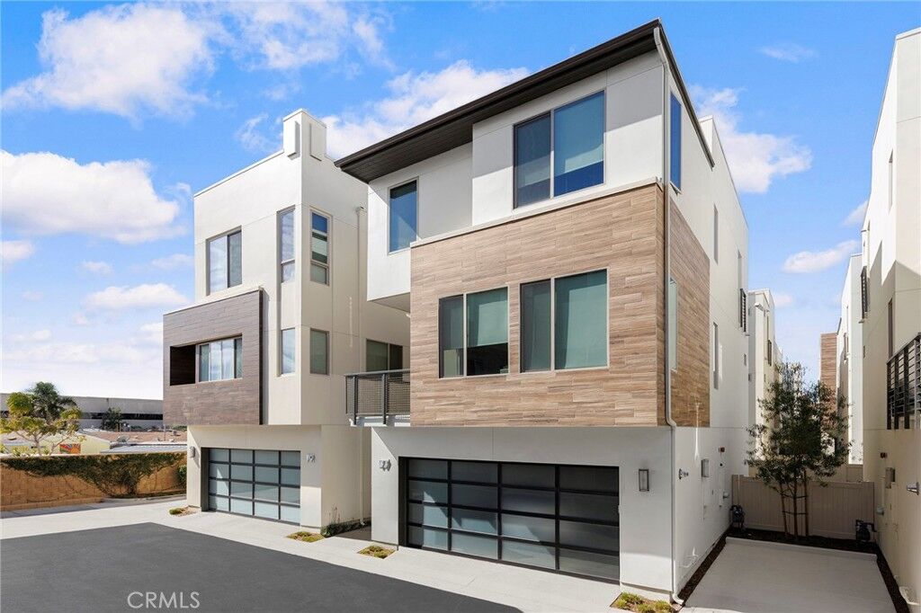 Property Photo: 77 Ebb Tide Circle CA 92663