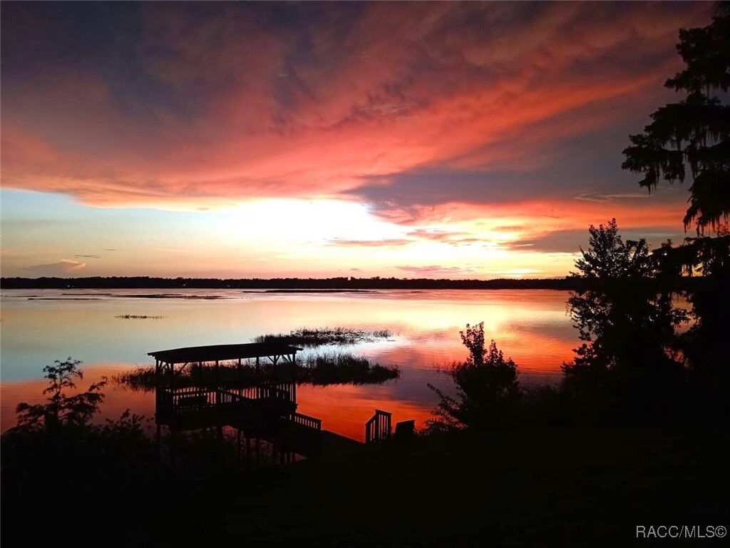 Property Photo: 3140 N Edwards Island Point FL 34442