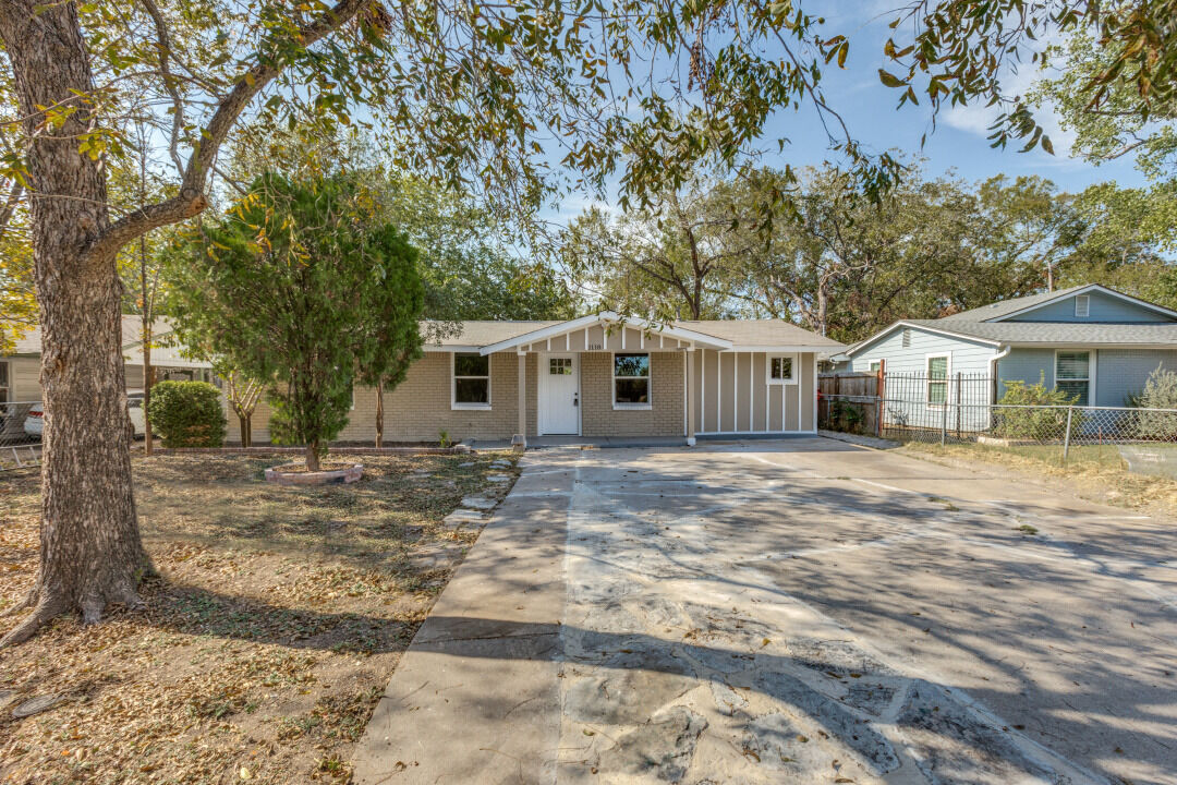 Property Photo: 1118 Spur Street TX 78721
