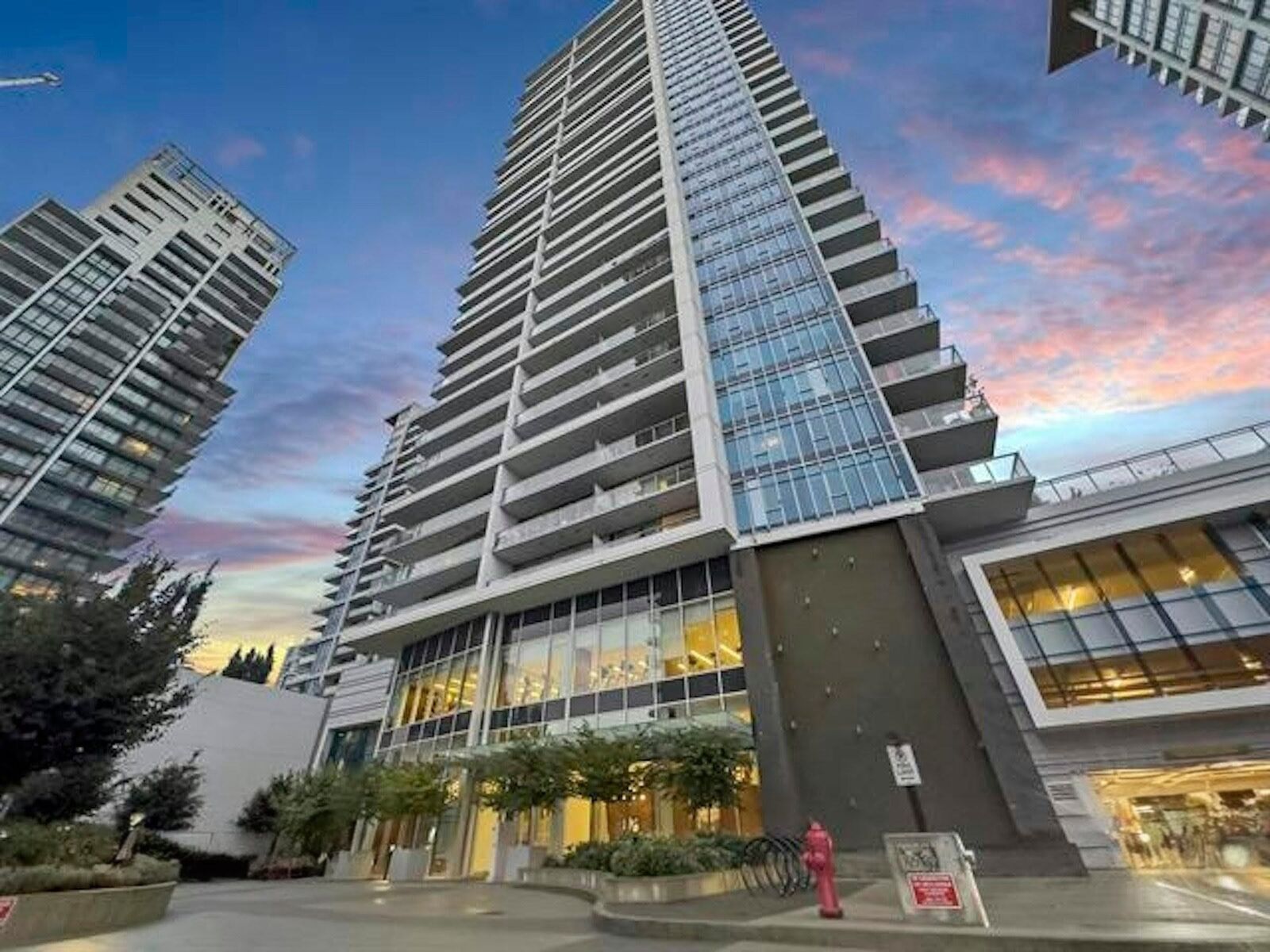 Property Photo:  2311 Beta Avenue 809  BC V5C 0M1