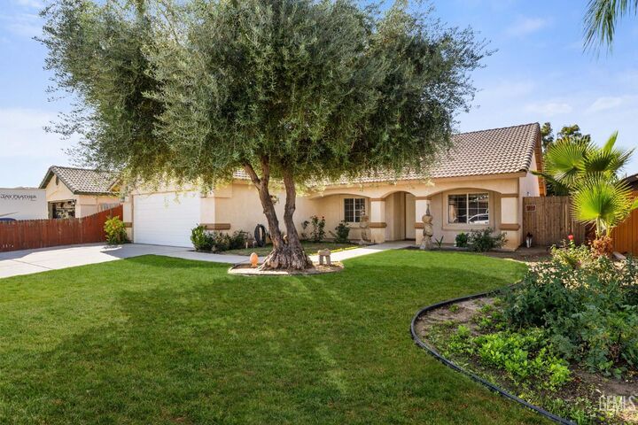 Property Photo:  12603 Grand Teton Drive  CA 93312