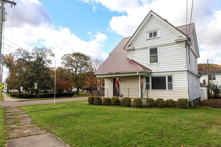 Property Photo:  239 Oakwood Ave  NY 14903 