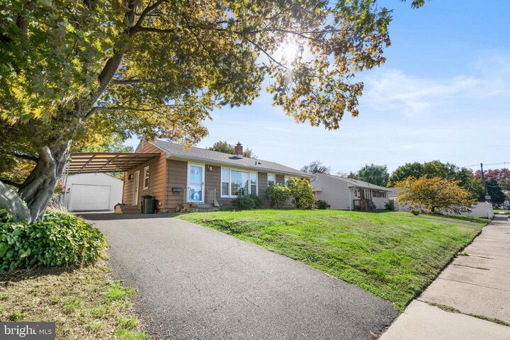 Property Photo:  423 Barclay Avenue  PA 19067