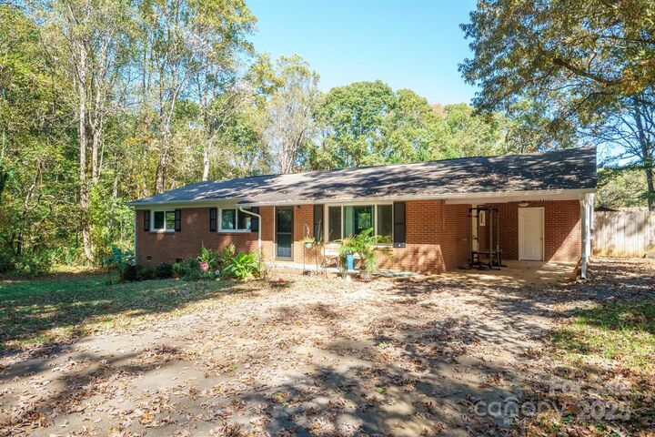 Property Photo:  3514 Merry Oaks Lane  NC 28034 