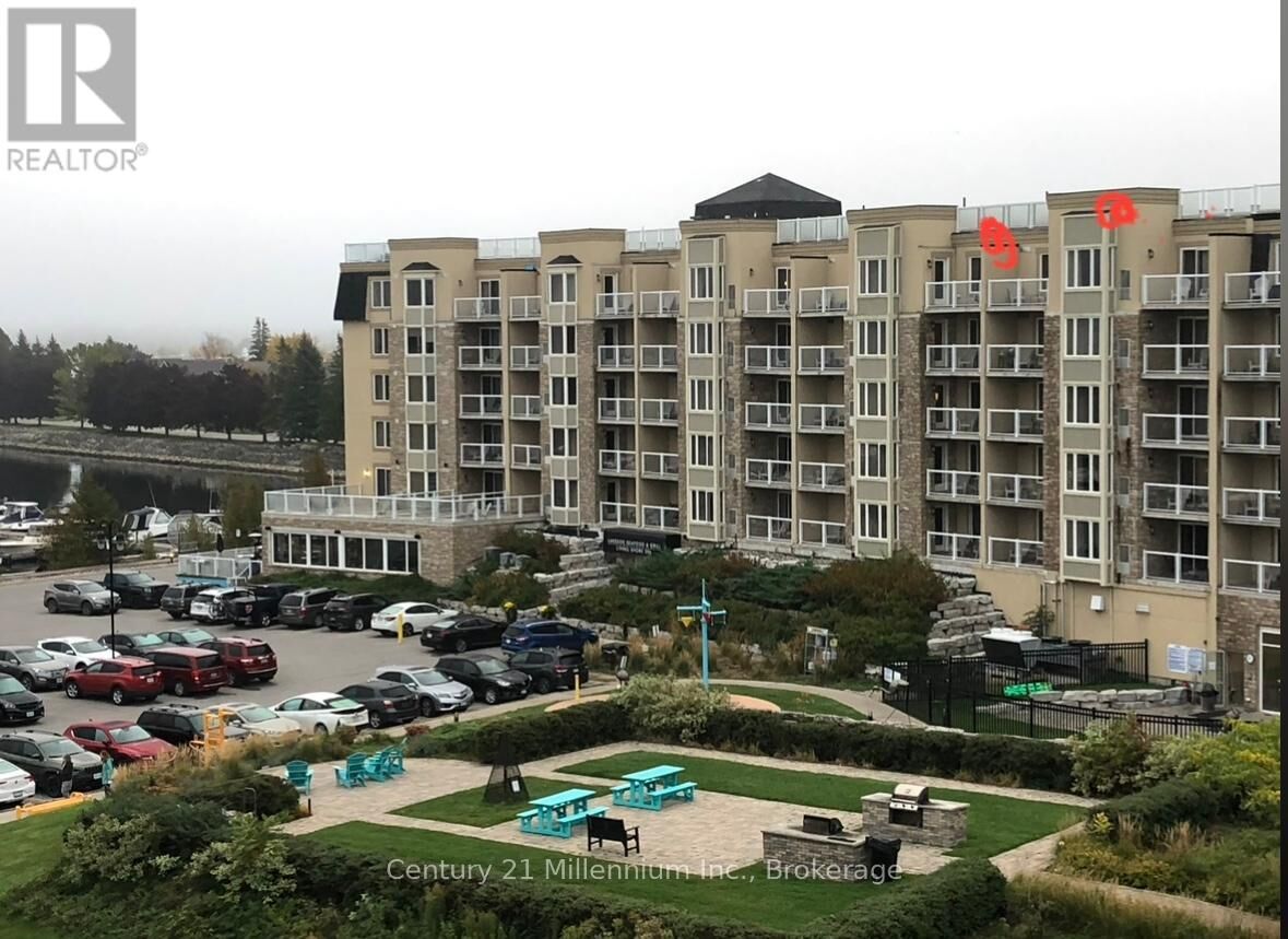 Property Photo: 9 Harbour Street 5404-54 ON L9Y 5C5