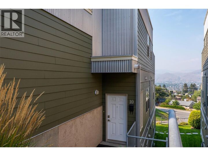 Property Photo:  445 Dalgleish Drive 10  BC V2C 6C7