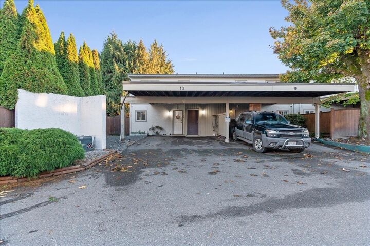 Property Photo: 9473 Hazel Street 10 BC V2P 5M9