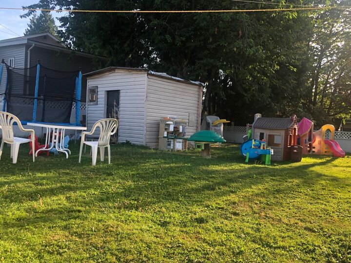 Photo de la propriété:  12472 100  BC V3V 2X5