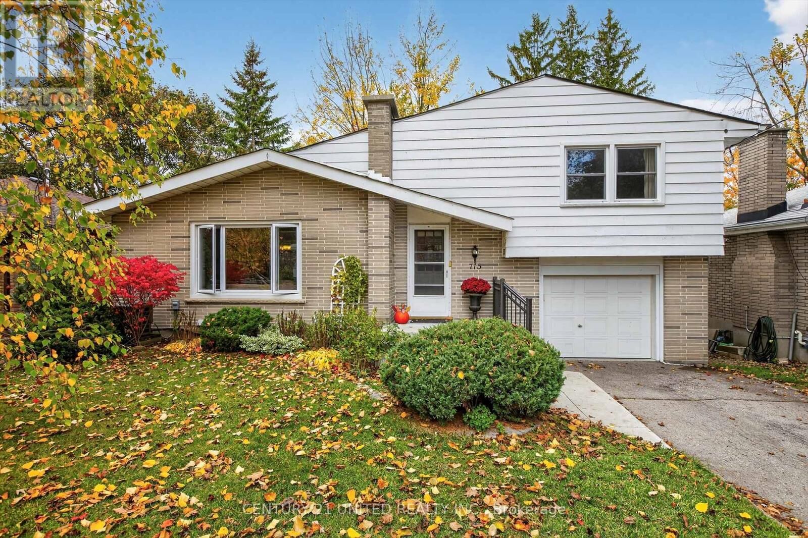 Photo de la propriété:  715 Stannor Drive  ON K9J 4S9