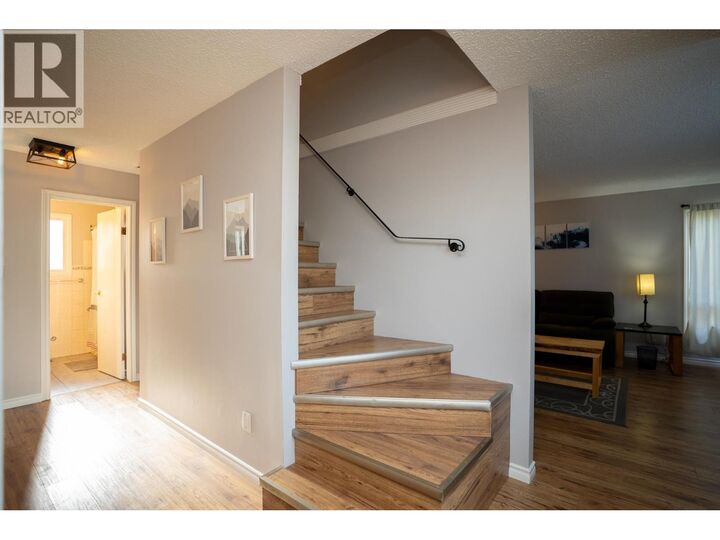 Photo de la propriété:  7935 Rochester Crescent  BC V2N 3V7