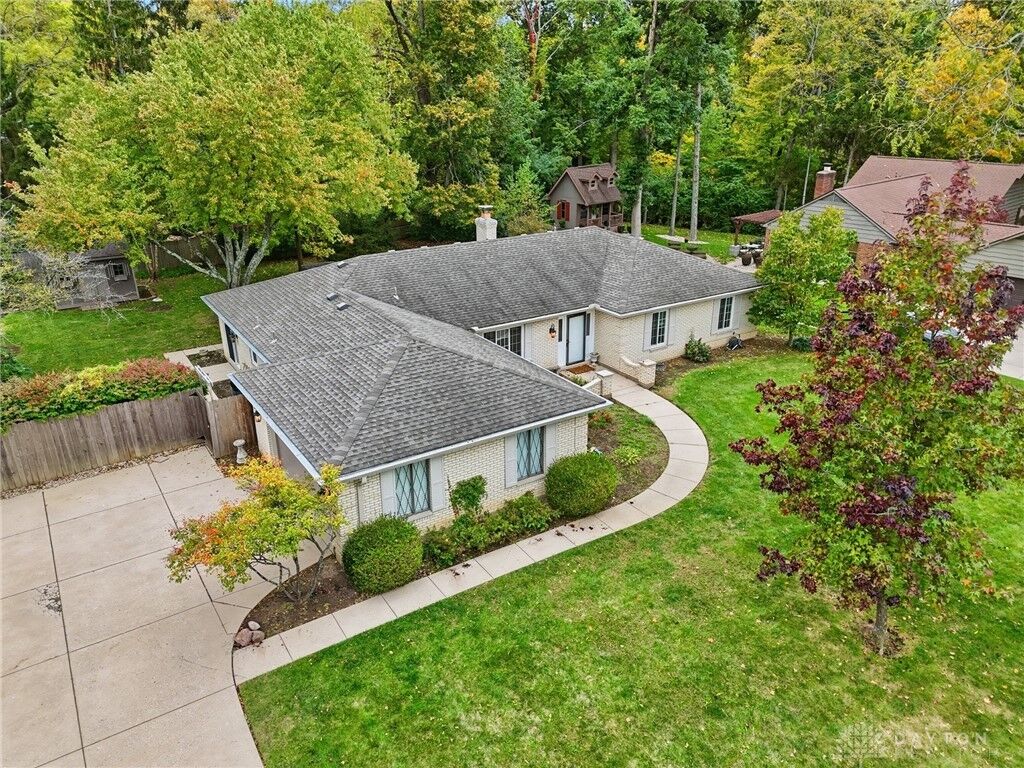 Property Photo: 2216 Tyrol Trail OH 45459