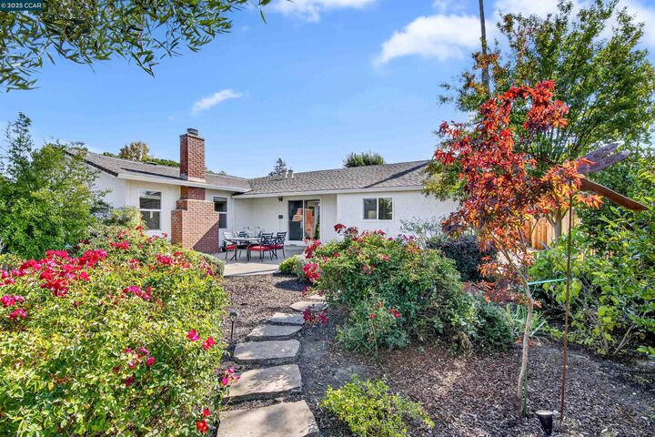 Property Photo: 24 Alden Ct CA 94598