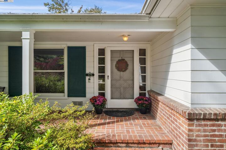Property Photo: 175 Richard Ln CA 94595