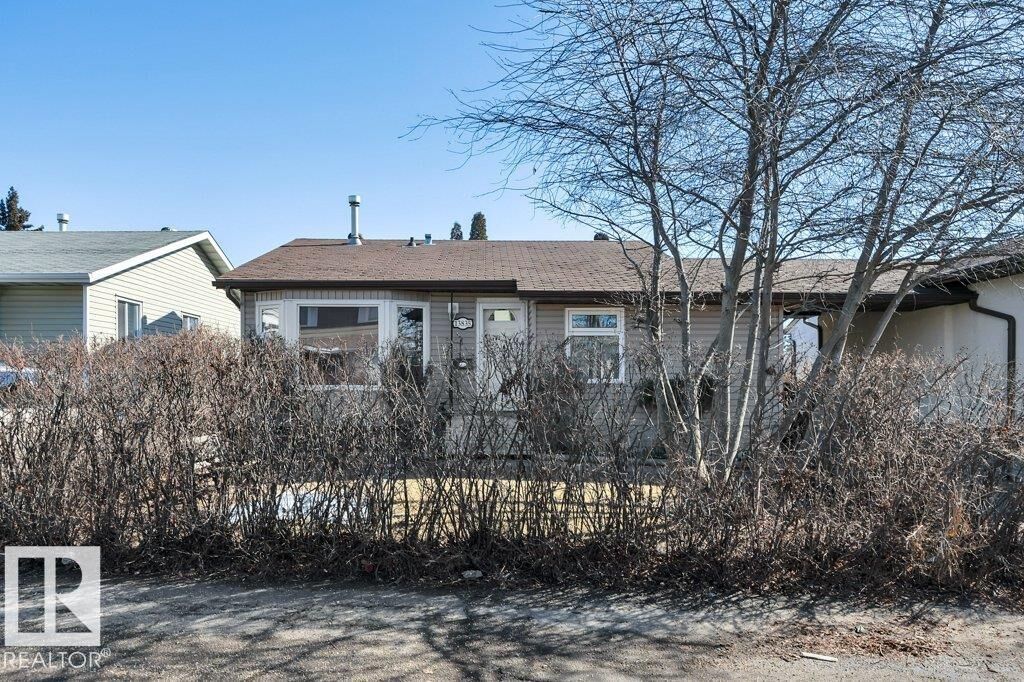 Photo de la propriété:  13835 114 Street NW  AB T5X 4A1