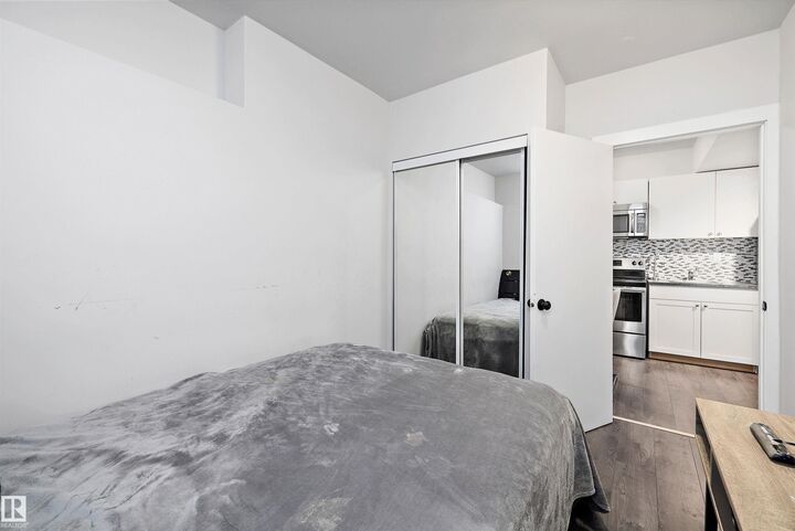 Property Photo:  681 Eagleson Crescent NW  AB T6M 0V7 