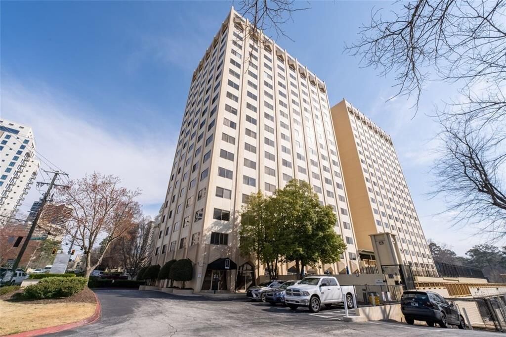 Property Photo:  2479 Peachtree Road NE 912  GA 30305
