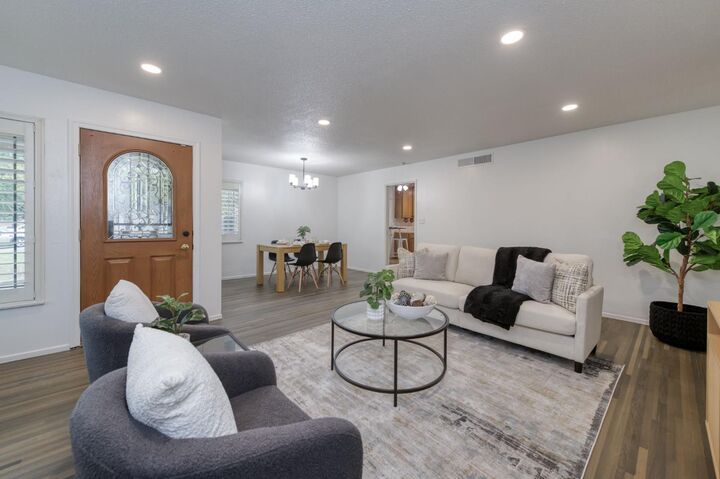 Property Photo: 2918 E Santa Ana Avenue CA 93726
