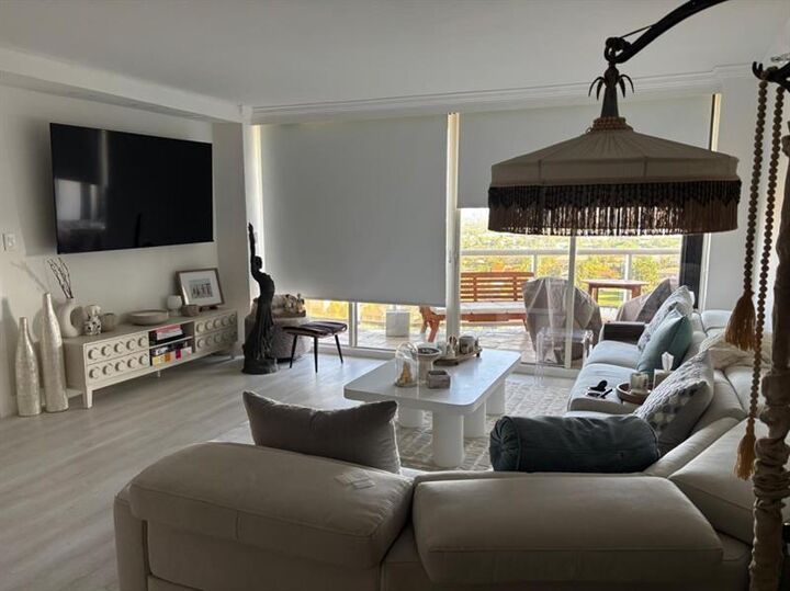 Property Photo:  3640 Yacht Club Dr 1501  FL 33180