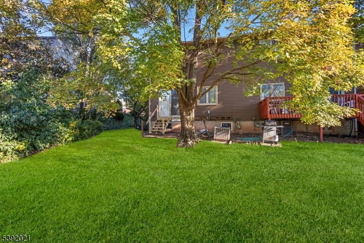 21 Sherwood Ct  Raritan Twp. NJ 08822 photo