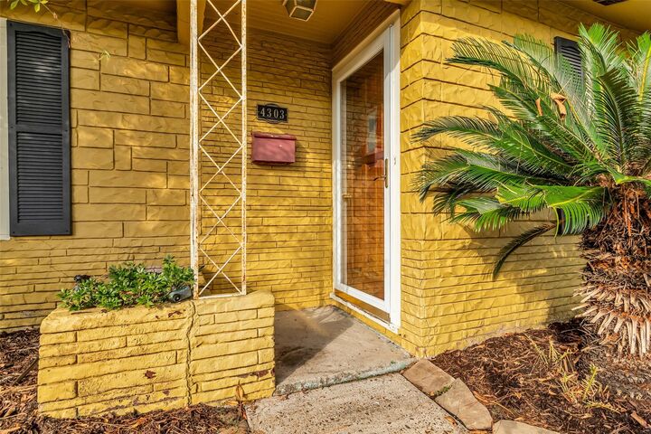 Property Photo:  4303 Piney Woods Drive  TX 77018