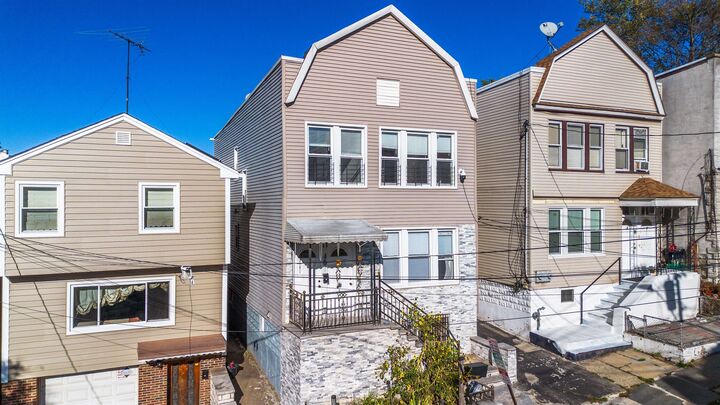 Property Photo:  46 Spruce St 2  NJ 07306 