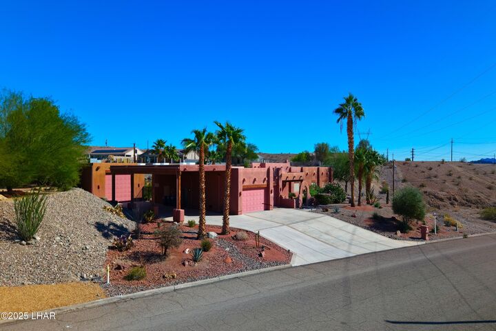 Property Photo: 1936 Martinique Dr AZ 86406