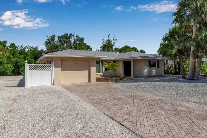Property Photo:  315 Avenida De Paradisio  FL 34242