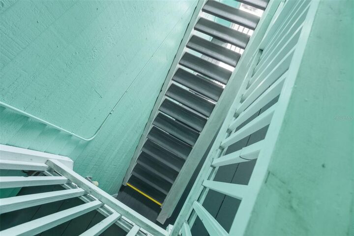 Property Photo:  3002 W Cleveland Street E10  FL 33609