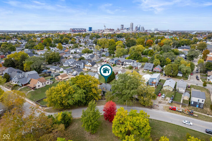 Property Photo:  976 E Pleasant Run Parkway North Drive  IN 46203