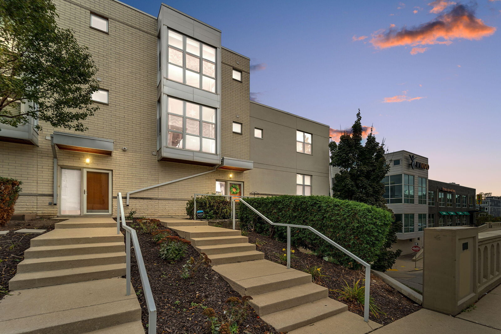 Property Photo:  2106 N Commerce St  WI 53212