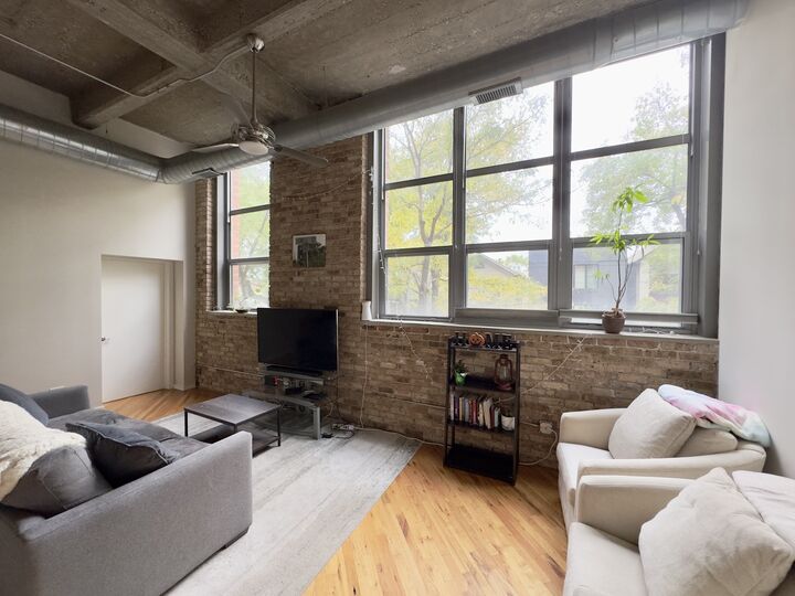 Property Photo: 1735 N Paulina Street 212 IL 60622