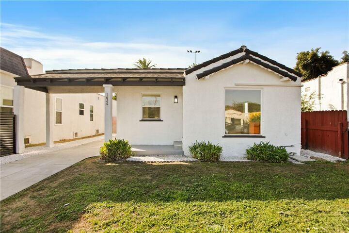 Property Photo:  1626 W 60th Place  CA 90047 