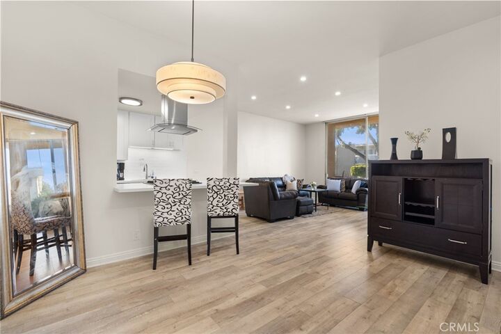 Property Photo:  855 Victor 111  CA 90302
