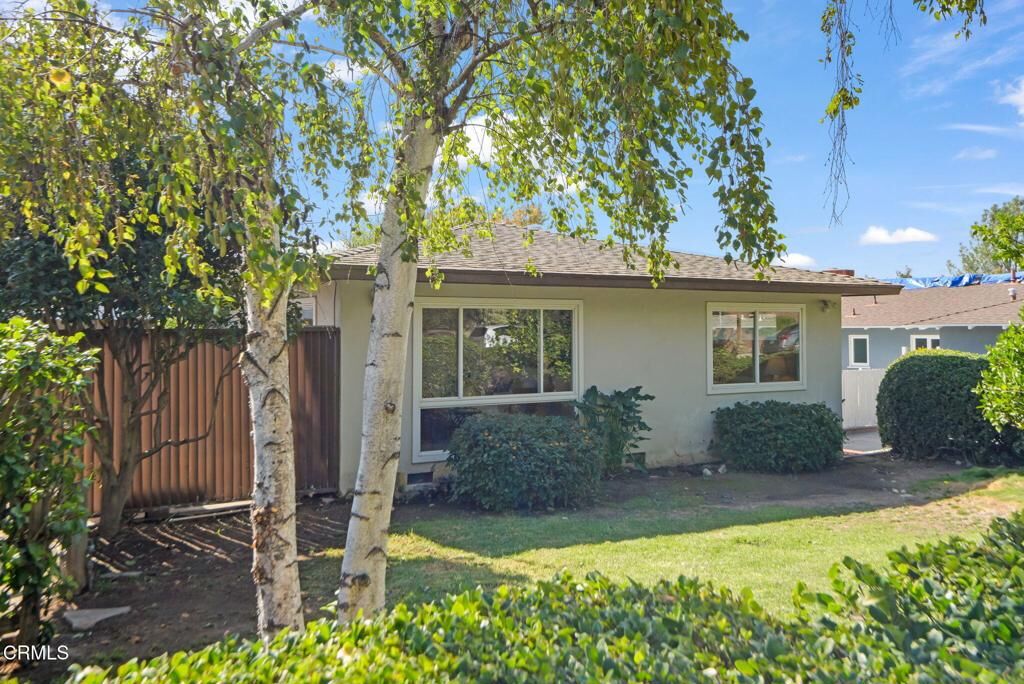 Property Photo:  2702 Orange Avenue  CA 91214