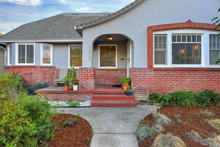 Property Photo:  3624 Y Street  CA 95817