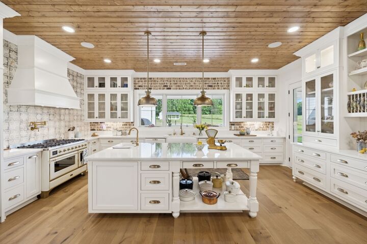 Property Photo:  6110 Corinth Rd  TN 37122 