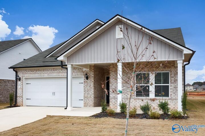 Property Photo:  89 Wilcot Road  AL 35759 