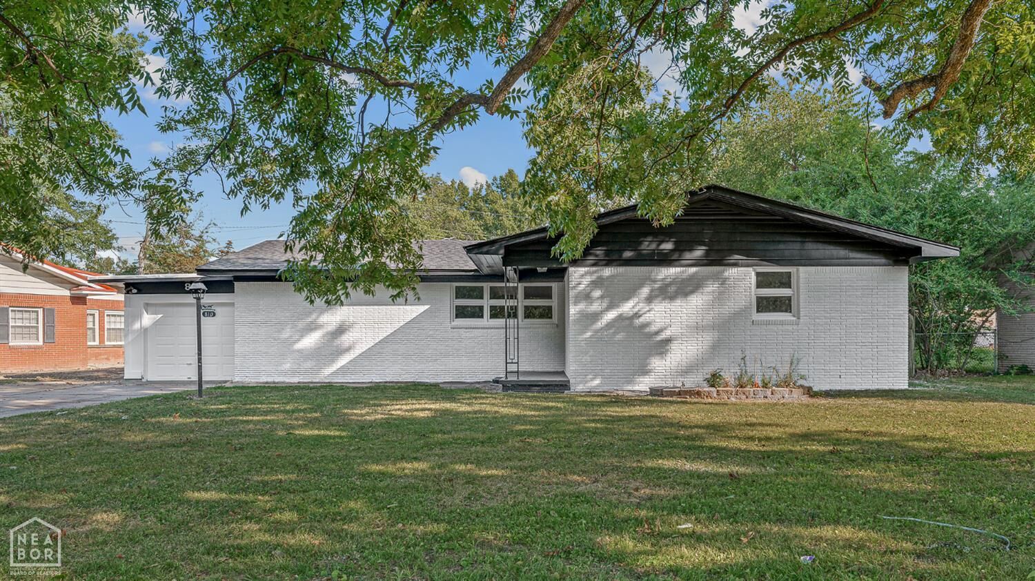 Property Photo:  810 Robindale Road  AR 72315 