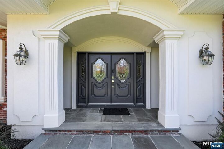 Property Photo: 8 Garden Court NJ 07458