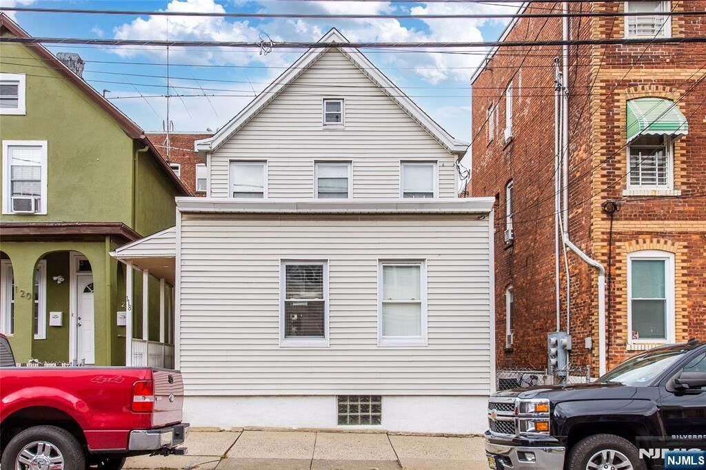 Property Photo:  118 Lake Avenue  NJ 07011 