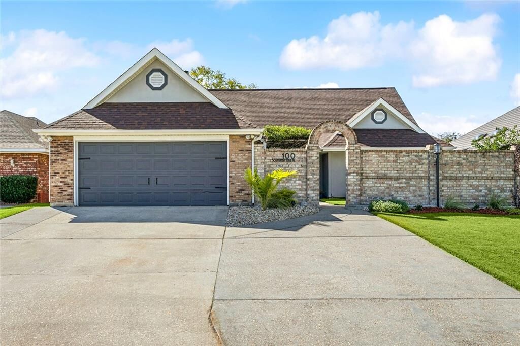 Property Photo:  100 Southern Star Place  LA 70458 
