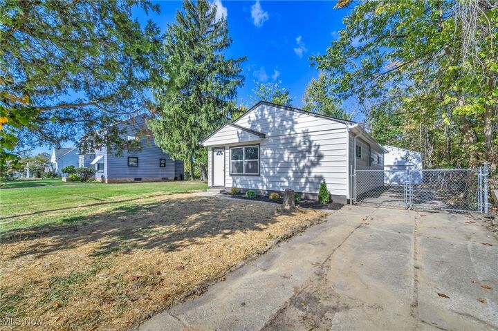 Property Photo:  16817 Glenpark Avenue  OH 44128