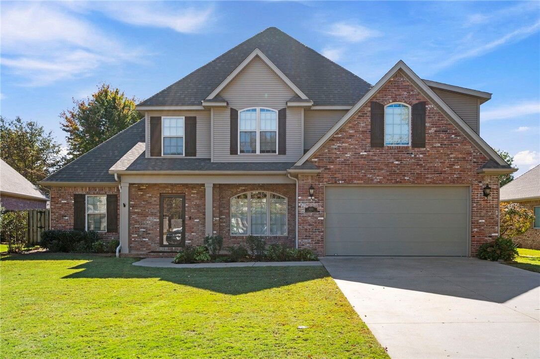 Property Photo: 4311 W Coneflower Place AR 72704