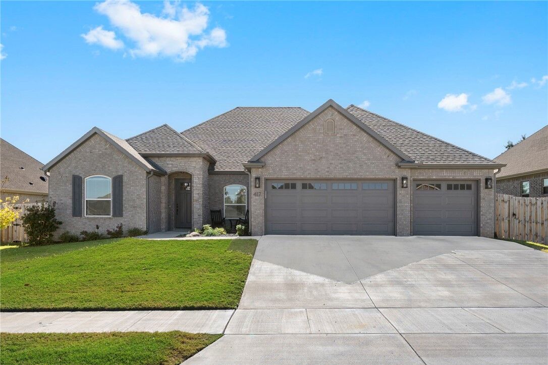 Property Photo:  417 S Emerald Woods Run  AR 72730 