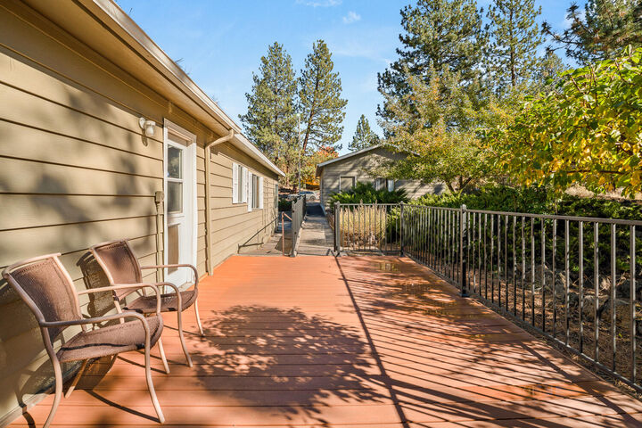 Property Photo:  60999 Sugarbush Lane  OR 97702