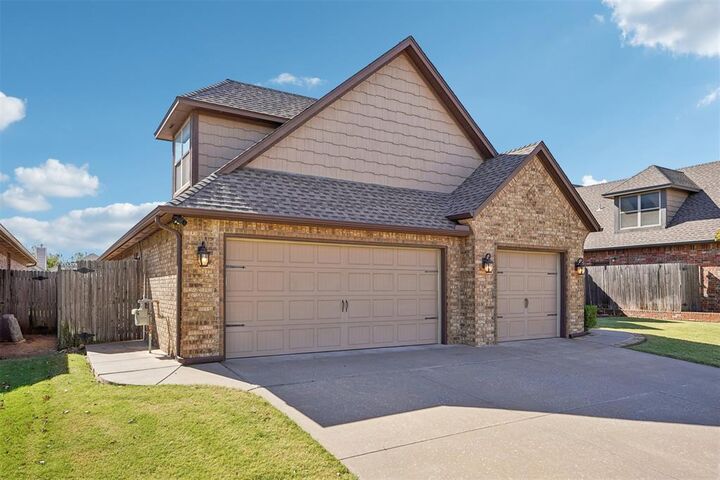 Property Photo:  8900 NW 110th Street  OK 73162