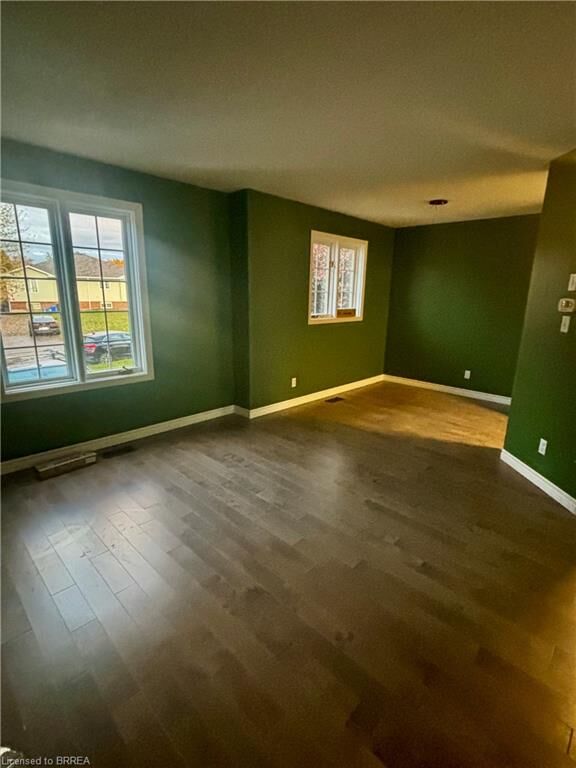 Photo de la propriété:  40 Ivy Crescent  ON N3L 4A9