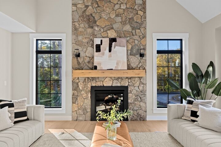 Property Photo:  10 Hawthorn  MA 02332 