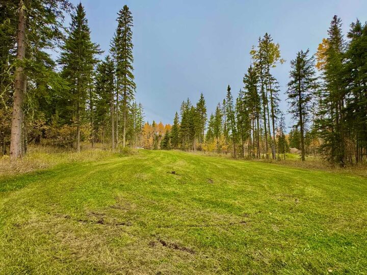 Property Photo: 156 Meadow Ponds Drive AB T4T 1A7