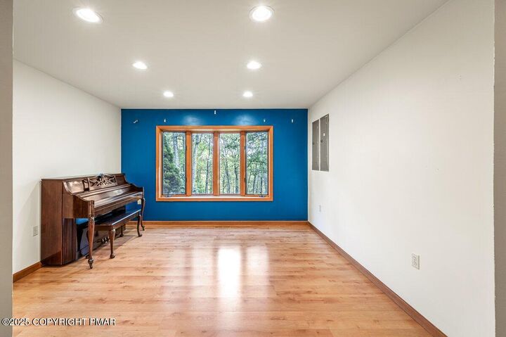 Property Photo:  3245 Mountain View Drive  PA 18372 